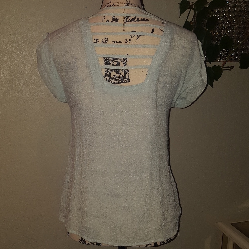 Linen Top - Picture 2 of 3